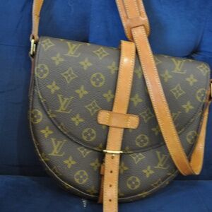 Louis Vuitton monogram Chantilly MM crossbody vintage - great condition!